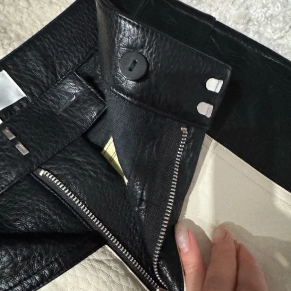 Ronny Kobo - High Rise Faux Leather Pants 🤍🖤 - Picture 8 of 8